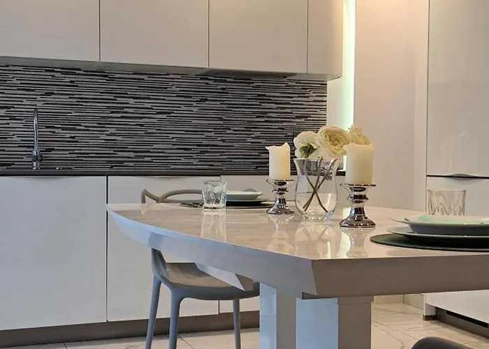 Апартаменти Krawiecka 6 *